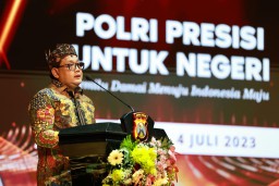 Polda Jatim Sampaikan Pesan Kamtibmas Pemilu Damai dan Bersih Dari Narkoba Melalui Ludruk 