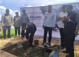 Waterfront Putussibau Mulai Dibangun, Lasarus Pasang Batu Pertama