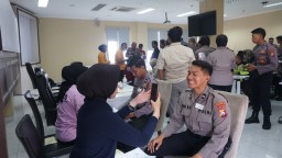 Anggota Polresta Sidoarjo Ikuti Pemeriksaan Kesehatan Gigi dan Mulut