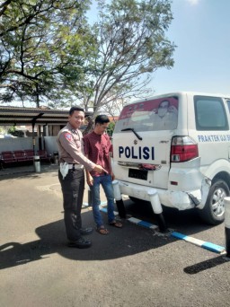 Ujian Praktek SIM, Masyarakat Puas Terhadap Anggota Satlantas Polrestabes Surabaya Pelayanan Prima dan Humanis