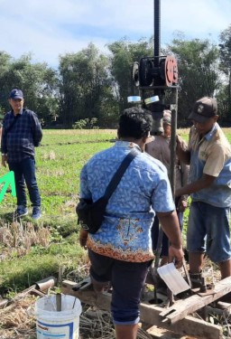 Belum Jelas Surat Ijin nya Pengusaha Lokal Sudah Sondir Test Lokasi Bakal Urugan Pabrik