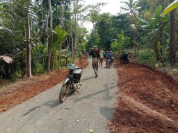 Masyarakat Desa Cijaralang Sambut Baik Pembangunan Jalan Poros Desa Yang Berkualitas