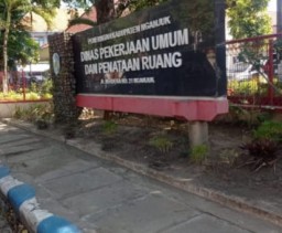 Diduga Dinas PUPR Ada Main Dengan CV Graha Puri Terkait Pembangunan Pengaman Badan Jalan