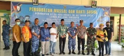Peringati Hari Bhakti AU ke 76 Danlanud Muljono Gelar Pengobatan dan Khitanan Serta Baksos