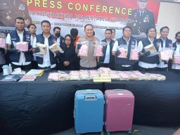 2 Pengedar Narkotika Jenis Sabu Jaringan Antar Provinsi Berhasil Digagalkan Satresnarkoba Polrestabes Surabaya