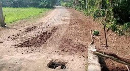 Masyarakat Desa Kadubelang Merindukan Pembangunan Infrastuktur Jalan Yang Tak Kunjung Dibangun