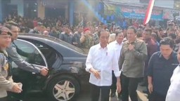 Presiden Jokowi Bersama Rombongan Melakukan Kunjungan ke PINDAD Malang
