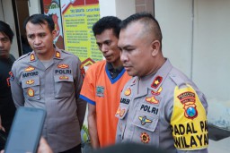 Pria Ini Diciduk Polisi karena Curi Tiang PJU Yang Membuat Taman PUPR Gelap