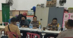 Kapolsek Tambaksari Berikan Edukasi dan Koordinasi ke Warga Tentang Gangguan Kamtibmas