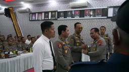 Kunjungi Polres Bojonegoro Kapolda Jatim Beri Penghargaan