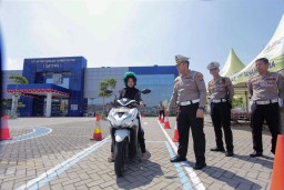 Uji Praktek SIM Angka 8 Ditiadakan di Surabaya 