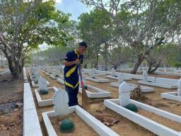 Lapas Pamekasan Lakukan Bersih-Bersih TMP Panglegur, Peringati Hari Kemenkumham ke-78