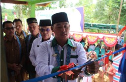 Wabup Wahyu Resmikan Bedah Rumah Tak Layak Huni 