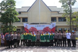 Polres Nganjuk Berangkatkan Rombongan 6 Anggotanya Melaksanakan Umroh ke Tanah Suci 