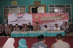 Warga Kampung Kajanan Giat Jumat Curhat Kepada Kapolres Buleleng 
