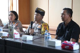 Kapolres Jembrana Tatap Muka Dengan Toga Tomas dan Tokoh Adat Desa Nusasari Terima Aspirasi Warga
