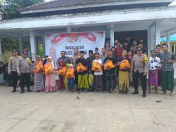 Minggu Kasih Polres Buleleng Kunjungi Panti Asuhan Roudatul Makmur Desa Pejarakan Kecamatan Gerokgak