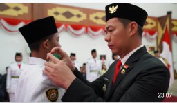 Bupati Kapuas Hulu Kukuhkan 36 Orang Anggota PASKIBRAKA Kabupaten Kapuas Hulu 