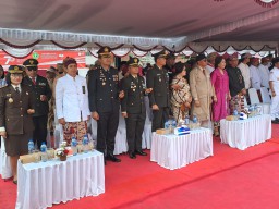 Kapolres Tabanan Hadiri Upacara Peringatan Detik-Detik Proklamasi HUT Kemerdekaan RI ke - 78 dan Pengibaran Bendera Merah Putih 