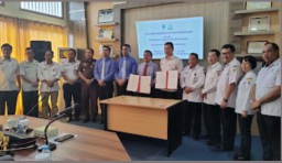 Bupati dan Kepala Kejaksaan Negeri Kapuas Hulu Melakukan Penandatanganan Nota Kesepakatan