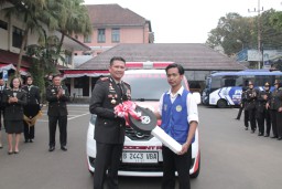 Polresta Malang Kota Peduli, Beri Satu Unit Mobil Ambulans Kepada Komunitas Relawan Estehanget