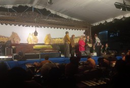 Dinas Kebudayaan dan Pariwisata Gelar Wayang Kulit Lakon Semar Bangun Khahyangan