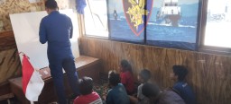 Peduli Pendidikan, Satpolairud Polres Bangkalan Dirikan Rumah Belajar Bagi Anjal