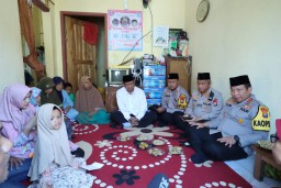 Kapolda Jatim Apresiasi Kinerja Polisi RW Desa Jambangan Pasuruan Kota Saat Jumat Curhat