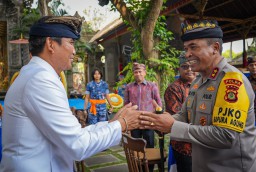 Kapolda Bali Hadiri Prosesi Penganugrahan Gelar Kehormatan Kepada KSAU