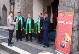 Program Minggu Kasih Polsek Dentim Dengar Keluhan Masyarakat