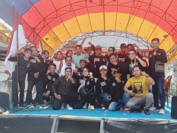 Sangat Meriah AMI Gelar JJS, Ratusan Doorprize Untuk Warga Simolawang 2 Surabaya