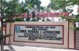 Terkait Uang Seragam,Gubernur Jatim Layak Sidak SMKN1 Lengkong