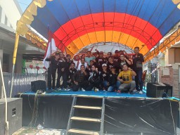 AMI Gelar JJS dalam Rangka HUT RI ke- 78 Ratusan Doorprize Untuk Warga Simolawang 2 Barat Surabaya