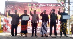 Semarak HUT RI Ke 78, Danramil 0822/01 Bondowoso Bersama Camat Hadiri Konser Kemerdekaan