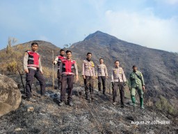 Polres Malang Bersama Relawan, Cegah dan Tanggulangi Karhutla di Lereng Gunung Arjuno