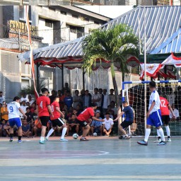 Dalam Rangka Memeriahkan HUT RI ke 78, Lapas Kelas I Malang Menggelar Pertandingan Futsal Antar Petugas