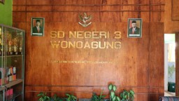 Kebijakan Aneh Kepsek SDN 3 Wonoagung, Merugikan PKL