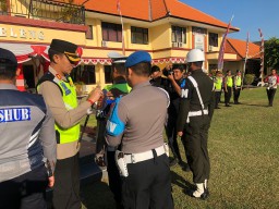 Kapolres Buleleng, Apel Jam Pimpinan Dirangkaikan Dengan Gelar Pasukan Operasi Zebra Agung - 2023