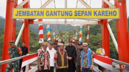Bupati Kapuas Hulu Dampingi Kunjungan Kerja Menteri PUPR dan Ketua Komisi V DPR-RI