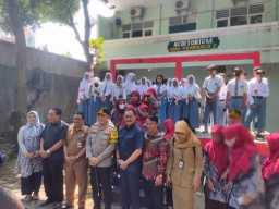 Pembukaan Pintu Gerbang SMK 2 Prapanca di Iringi Senyum Lebar Para Pelajar