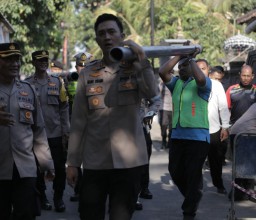 Pemasangan Pipanisasi Kolaborasi Polres Buleleng dengan Perumda Terhadap Warga Masyarakat Yang Kekurangan Air Bersih