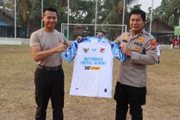 Kapolresta Tangerang Kunjungi SSB Bhayangkara Football Academy di Tigaraksa