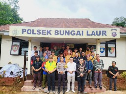 Kapolsek Sungai Laur Lakukan Tatap Muka Menciptakan Kamtibmas di Wilayah Tritorialnya