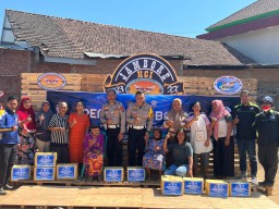 Bakti Kesehatan dan Bantuan Sosial Mewarnai Hari Lalu Lintas Bhayangkara ke-68 dan Operasi Zebra Semeru 2023 di Nganjuk