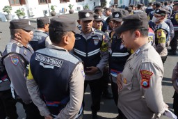 Polrestabes Surabaya Gelar Apel Serentak Bhabinkamtibmas Polsek Jajaran