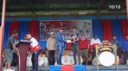 Wabup Kapuas Hulu Menutup Turnamen Kecamatan Embaloh Hilir Dalam Rangka Peringatan HUT RI ke-78