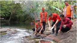 Bupati Kapuas Hulu Resmikan Wisata Pemandian Batu Ancau di Desa Sungai Abau