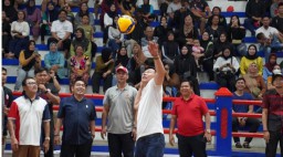 Turnamen Voli Meriahkan HUT Kota Putussibau ke-128
