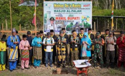 Wahyudi Hidayat Tancap Tiang Pertama Pembangunan Masjid Al-Falah Bunut Hilir