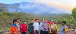 Kapolres Karangasem Bersama Forkompinda Pantau Karhutla di Lereng Bukit Gunung Agung Abang Kec Kubu
